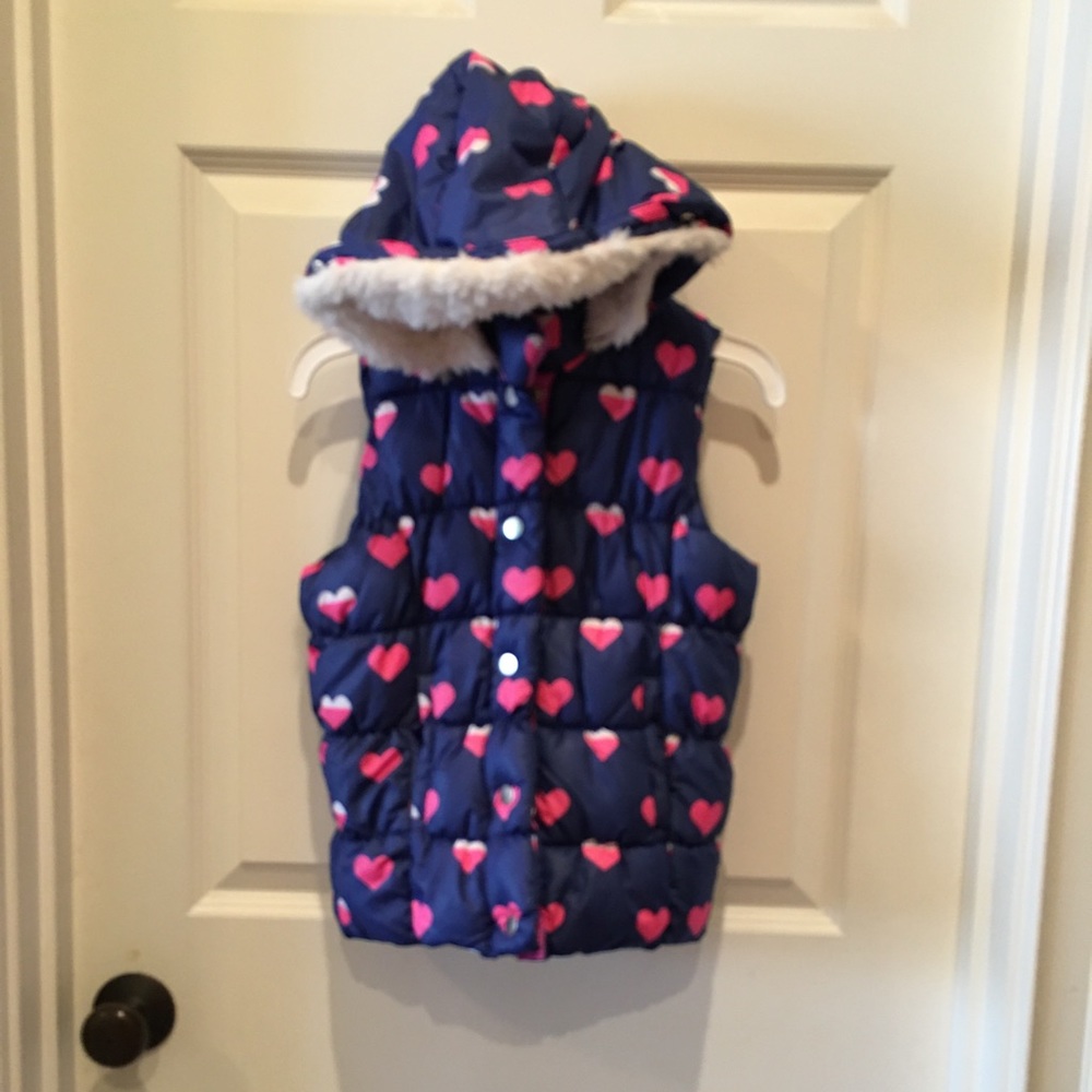 Girls hooded and quilted vest with faux fur trim